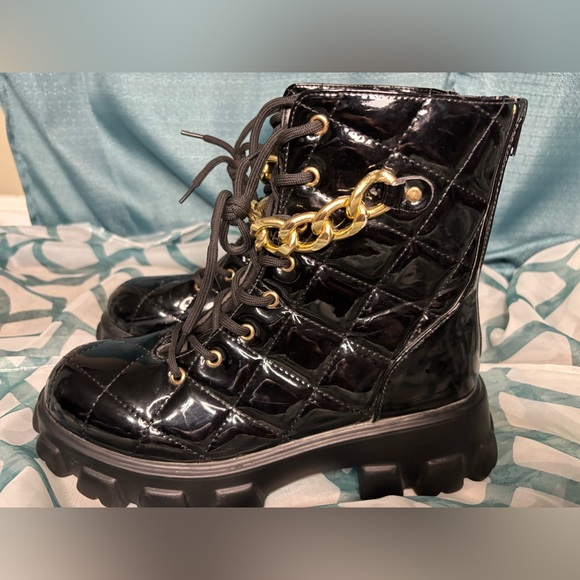 Glossy Black Quilted Combat Boots with Gold Chain - Picture 5 of 6